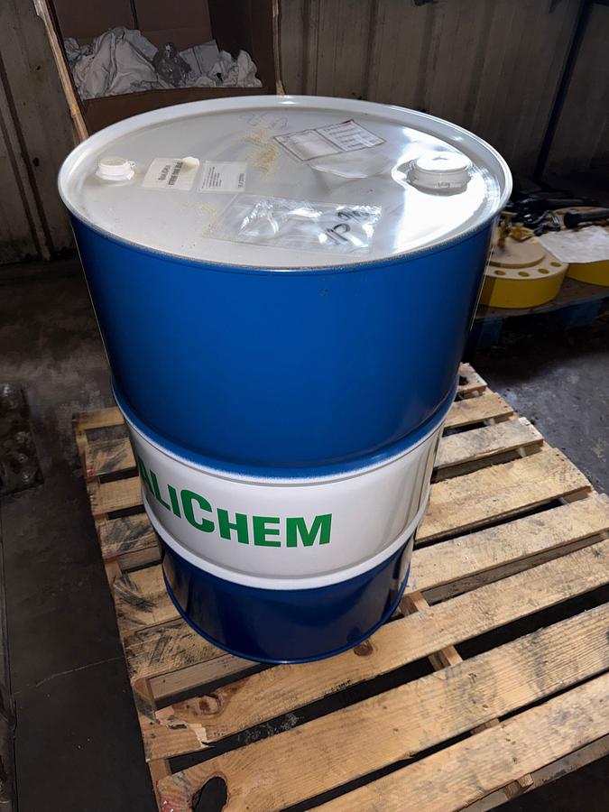 Used (1) (UNUSED) QUALICHEM XTREME COOL 351C 55 GALLON DRUM