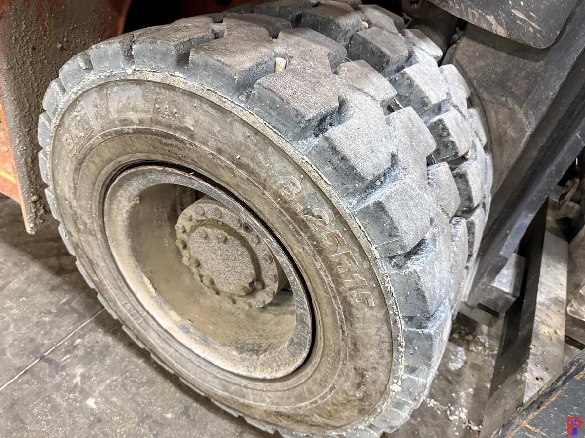 Used HELI CPCD70 14,991 LBS CAP. PNEUMATIC TIRE FORKLIFT