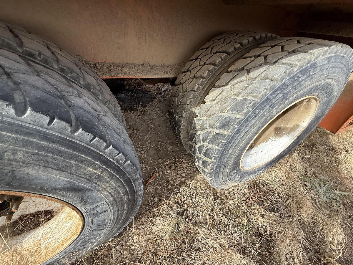 Used TAYLOR DD260HD 5-AXLE WELL SERVICE RIG CHASSIS F/ PARTS ONLY