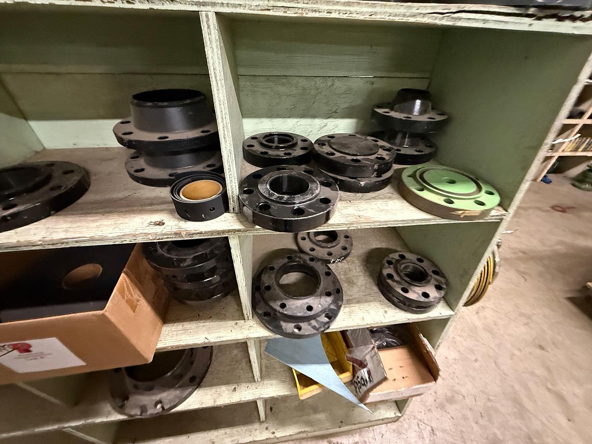 Used SECTION OF (60+) 1” Thru 8” BUTT WELD FLANGES W/ SOME FLANGE INST KITS