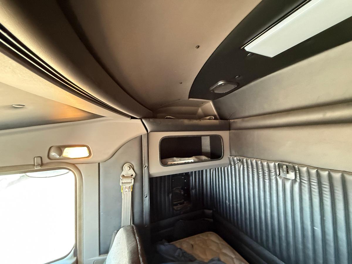Used 2014 KENWORTH T800 TRI-DRIVE HEAVY HAUL 36" SLEEPER TRUCK