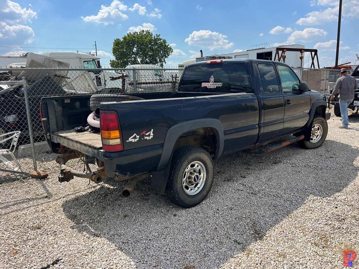Used 2005 GMC SIERRA 3500 4X4 EXT. CAB PICKUP (INOP)