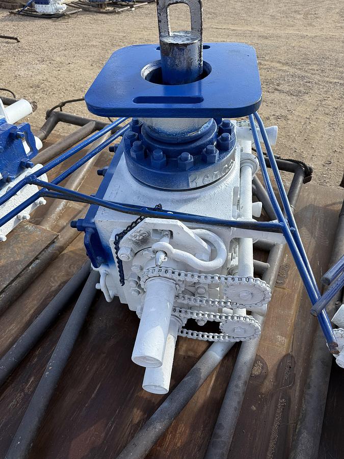 Used 7-1/16 TOWNSEND 3M 2-7/8 DBL MANUAL BLOWOUT PREVENTER, CHARTED