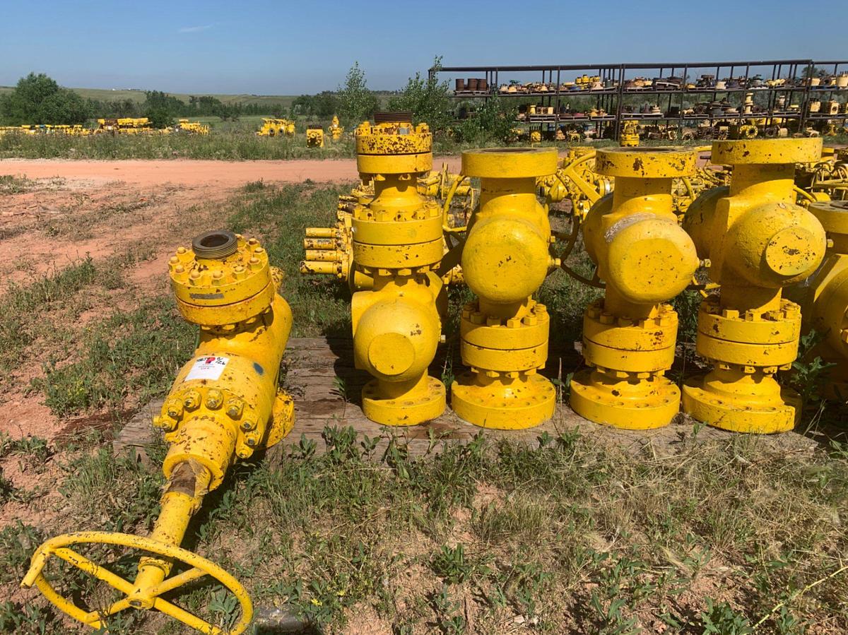 Used (5) 7-1/16 5k Manual Gate Valves w/ Adapter Spools