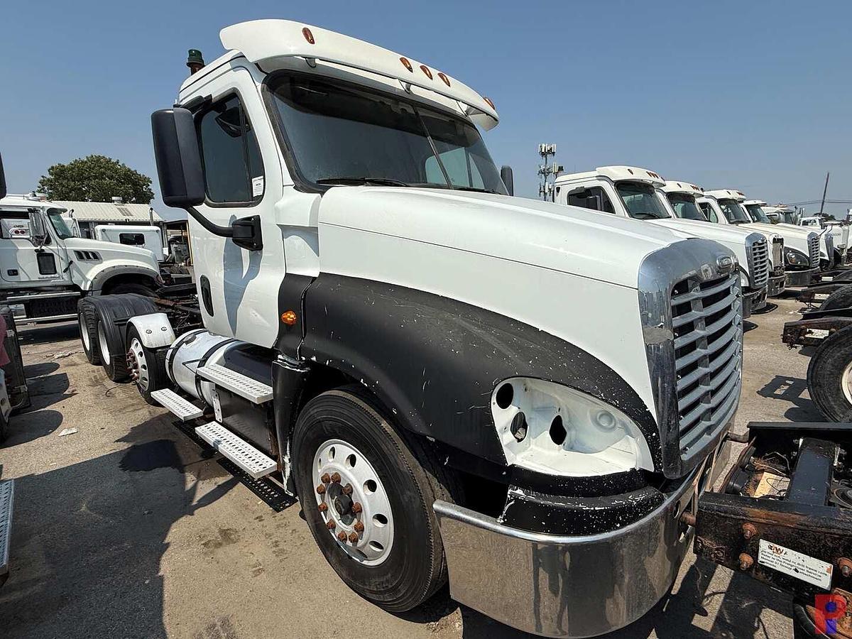 Used 2018 FREIGHTLINER CASCADIA TRI AXLE TRUCK TRACTOR