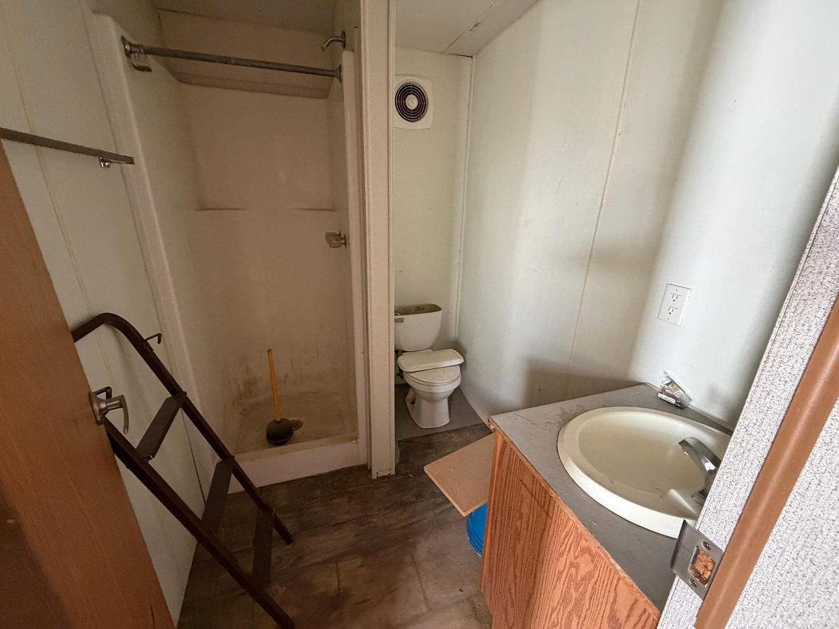 Used 48x14 (12) Bed skidded Living Quarters