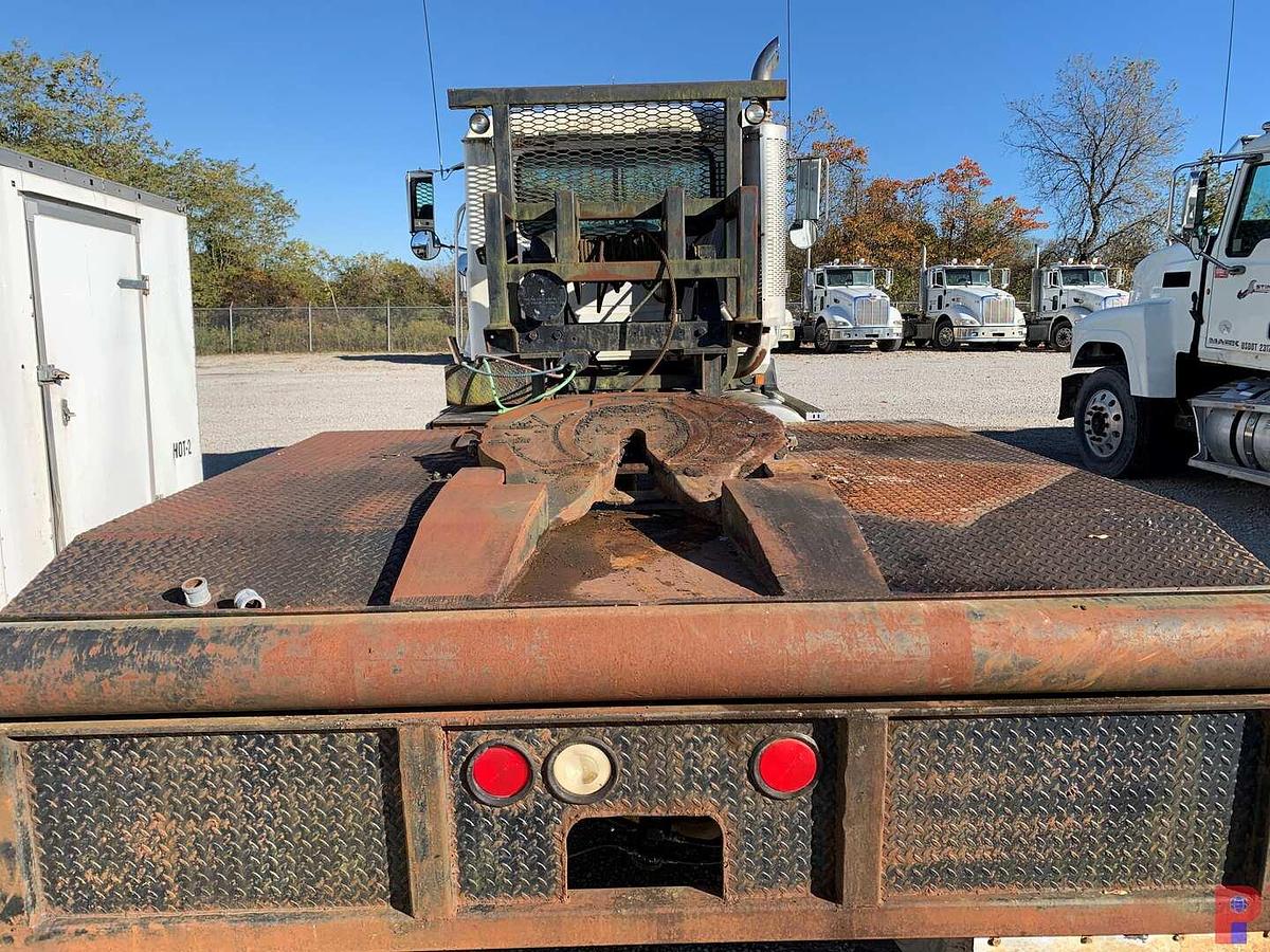 Used 2002 MACK CH612 WINCH TRUCK