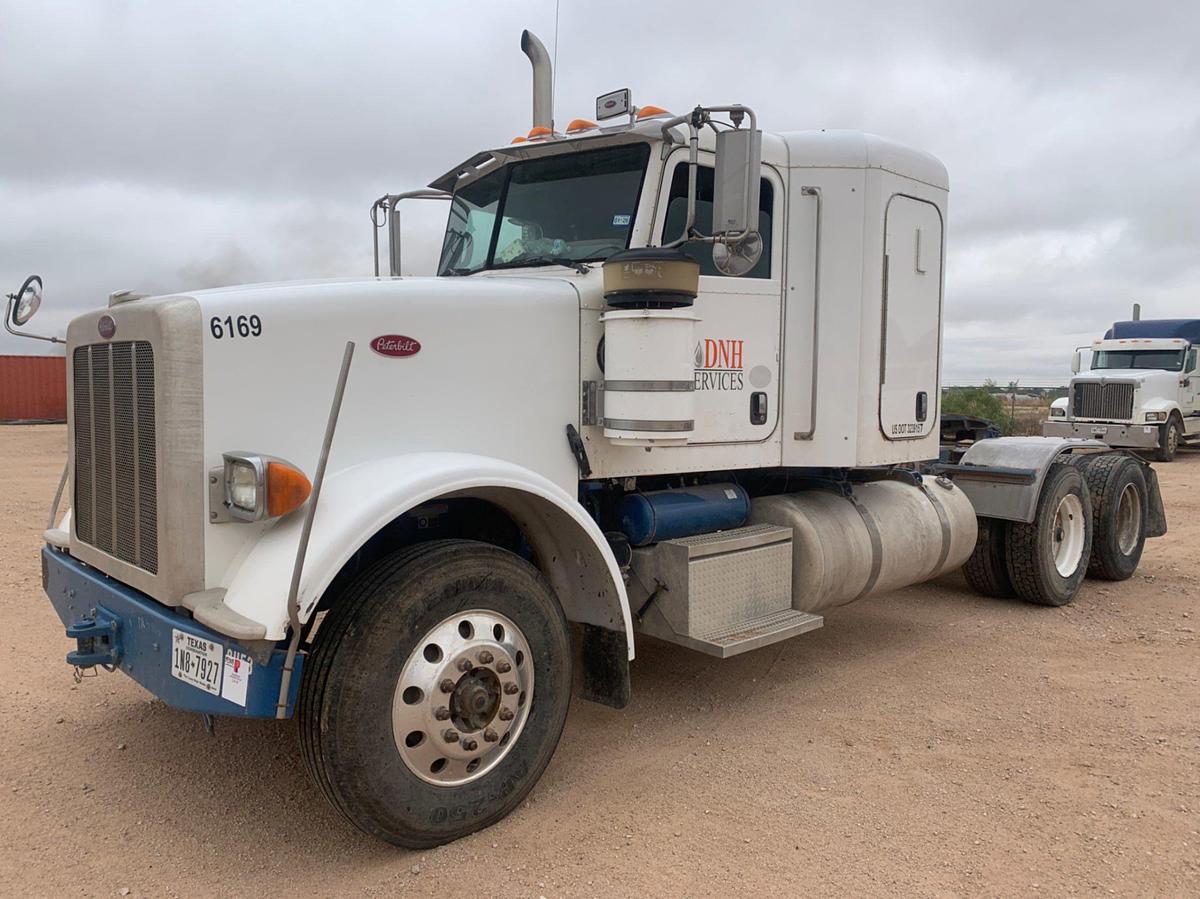 Used 2013 PETERBILT 367 Sleeper Truck