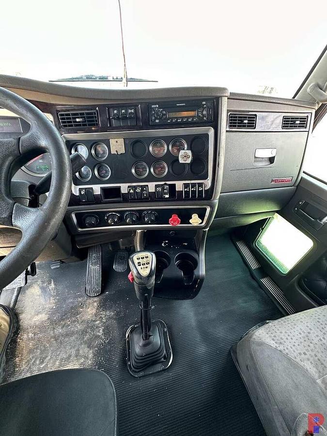 Used 2012 KENWORTH T 660 T/A SLEEPER TRUCK