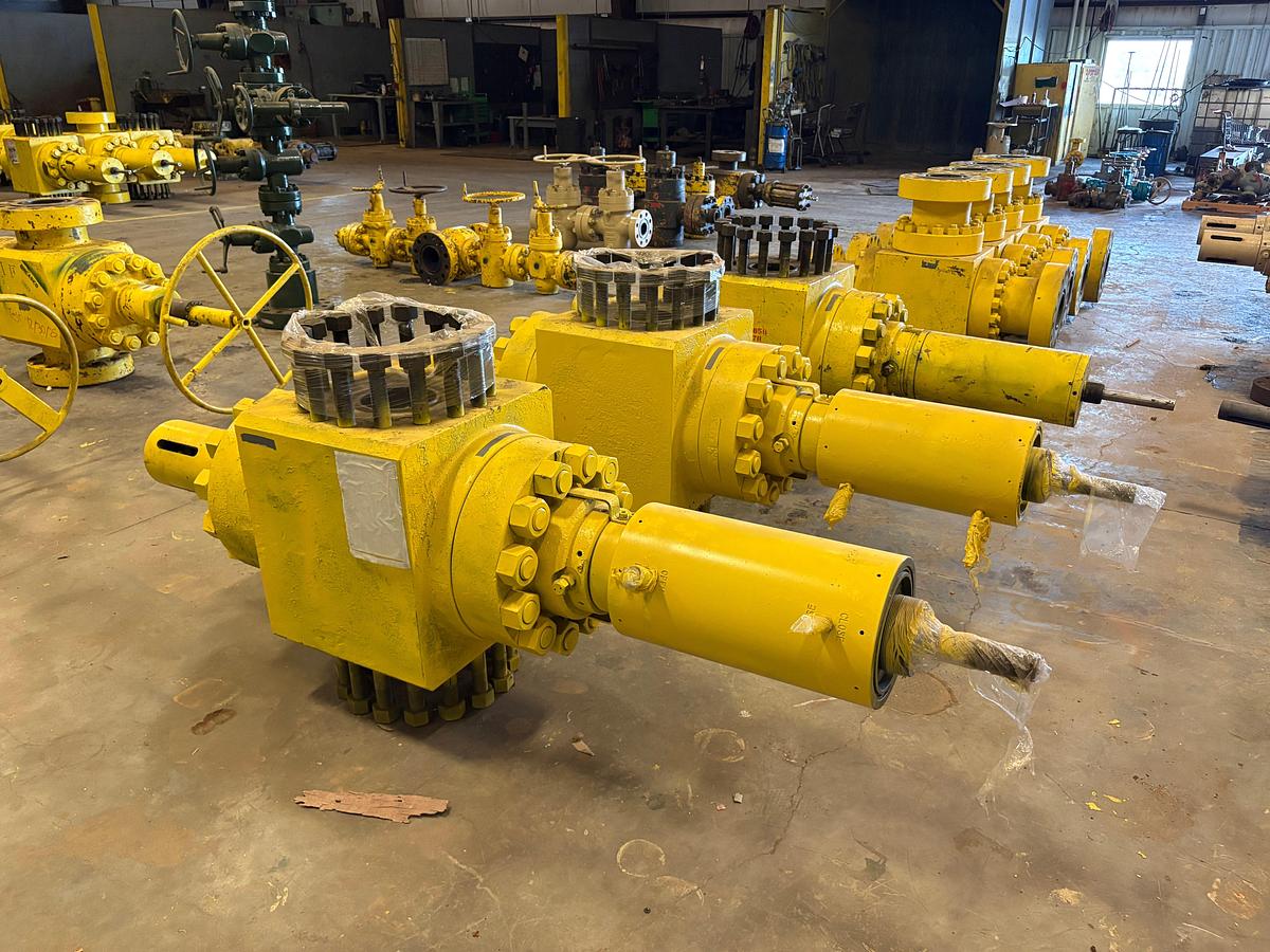 Used (3x$) 7-1/16” 15k hydraulic frac valves