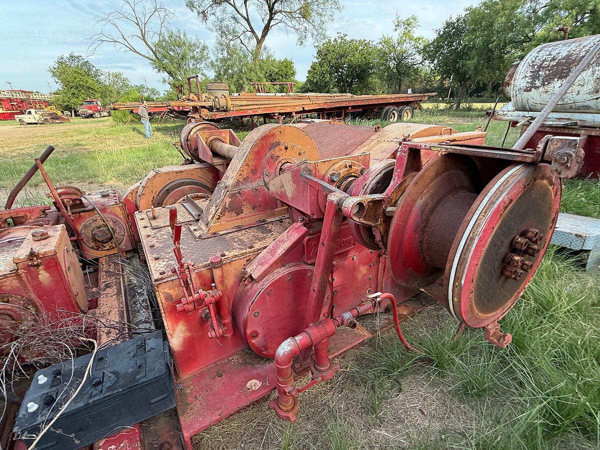 Used WILSON SD DRAWWORKS W/ AIR CLUTCH P/B CUMMINS 903 V8 DIESEL ENGINE