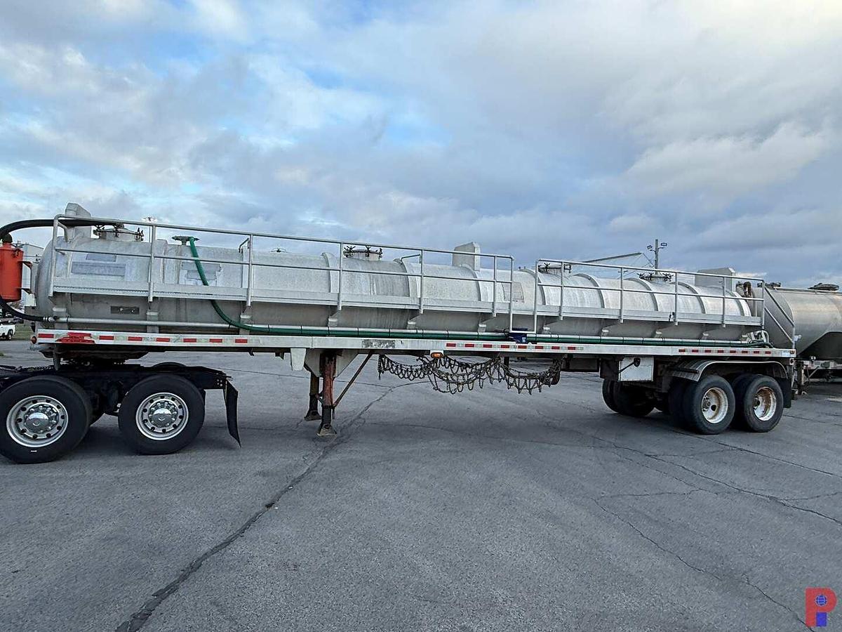 Used 2011 DRAGON 120 BBL ALUMINUM T/A VACUUM TRAILER
