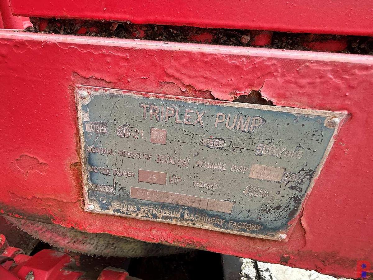 Used BPMF MOD. 720-6 3K PSI 12-BOTTLE 6-STATION ACCUMULATOR CLOSING UNIT SKIDDED