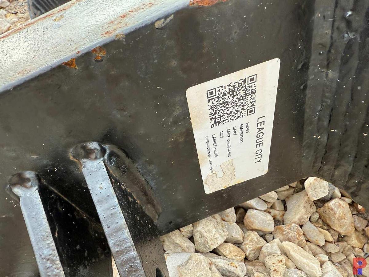 Used UNUSED SET OF 72”L X 3-1/2” PIN HD FORKS