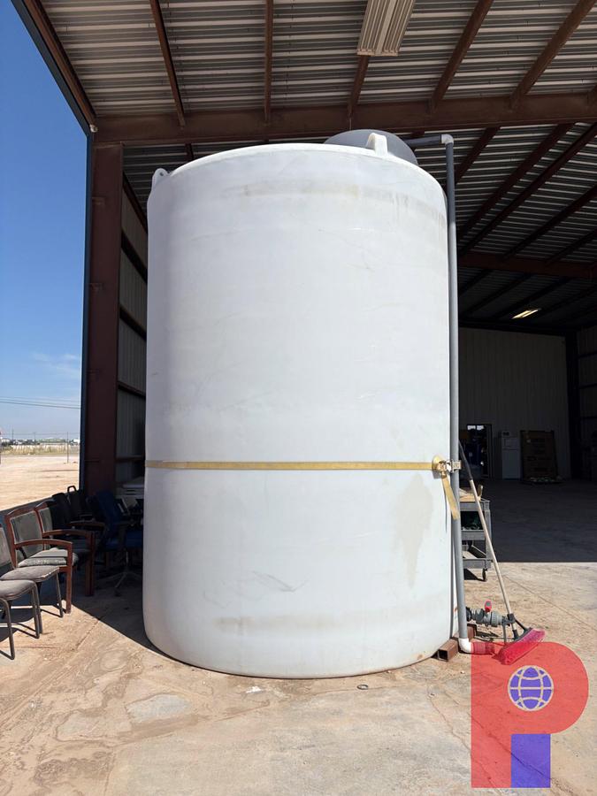 Used 5,000 GALLON POLY TANK
