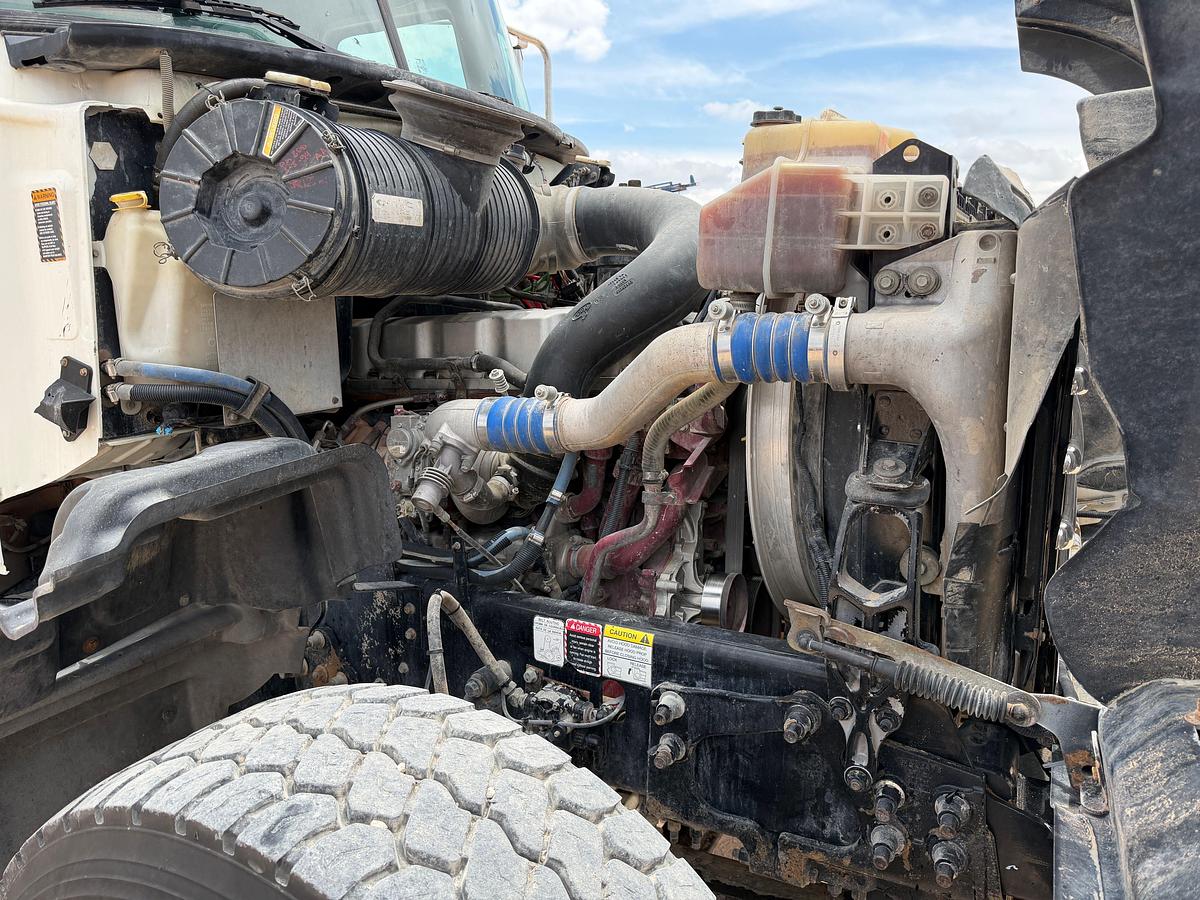 Used 2011 MACK GRANITE T/A DAYCAB HOT OIL TRUCK