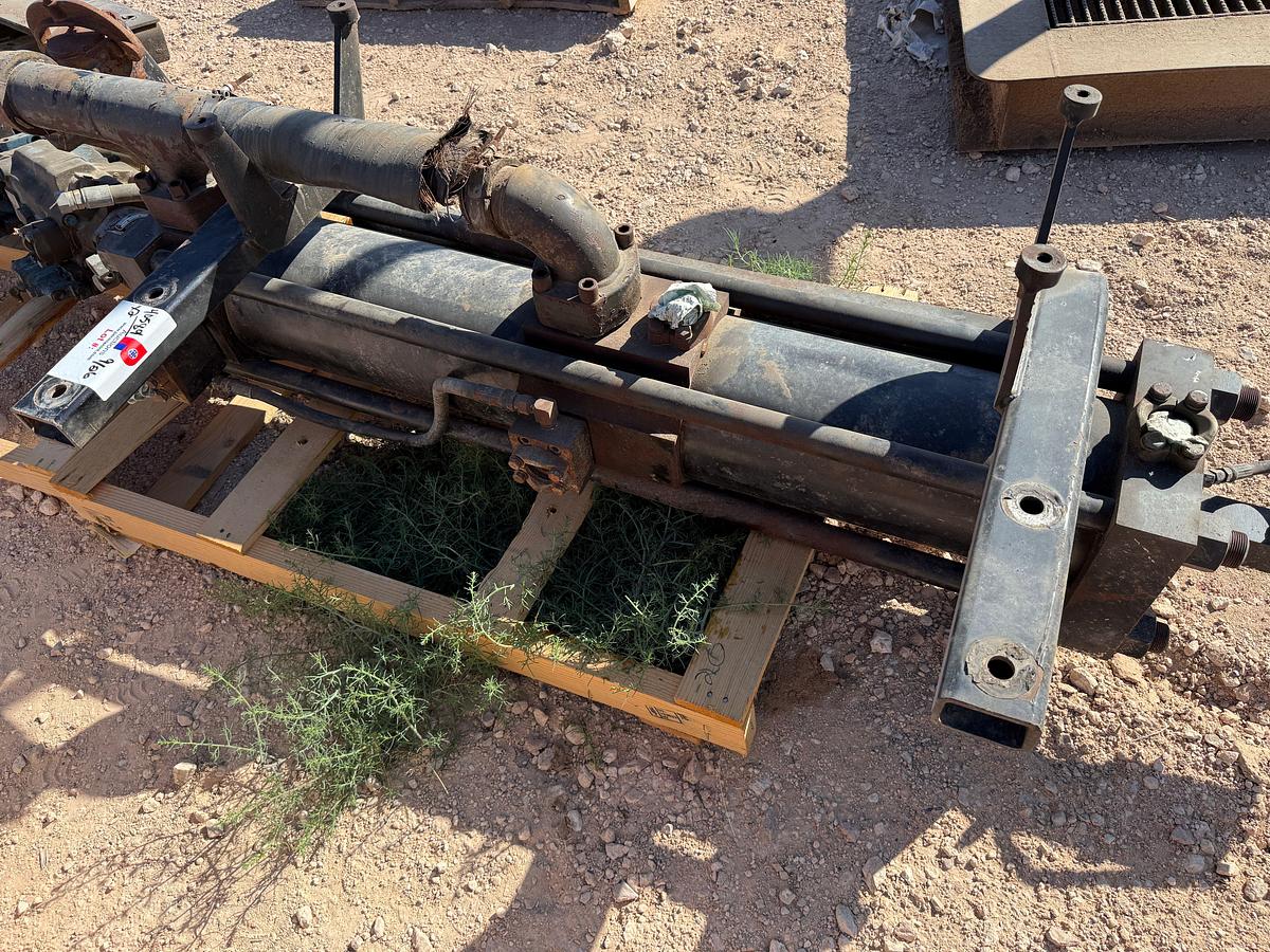 Used LOT W/ (2) VICKERS C25V-31 HYDRAULIC PUMPS, DRIVESHAFT, & 9”OD x 5’L HYDRAULIC CYLINDER