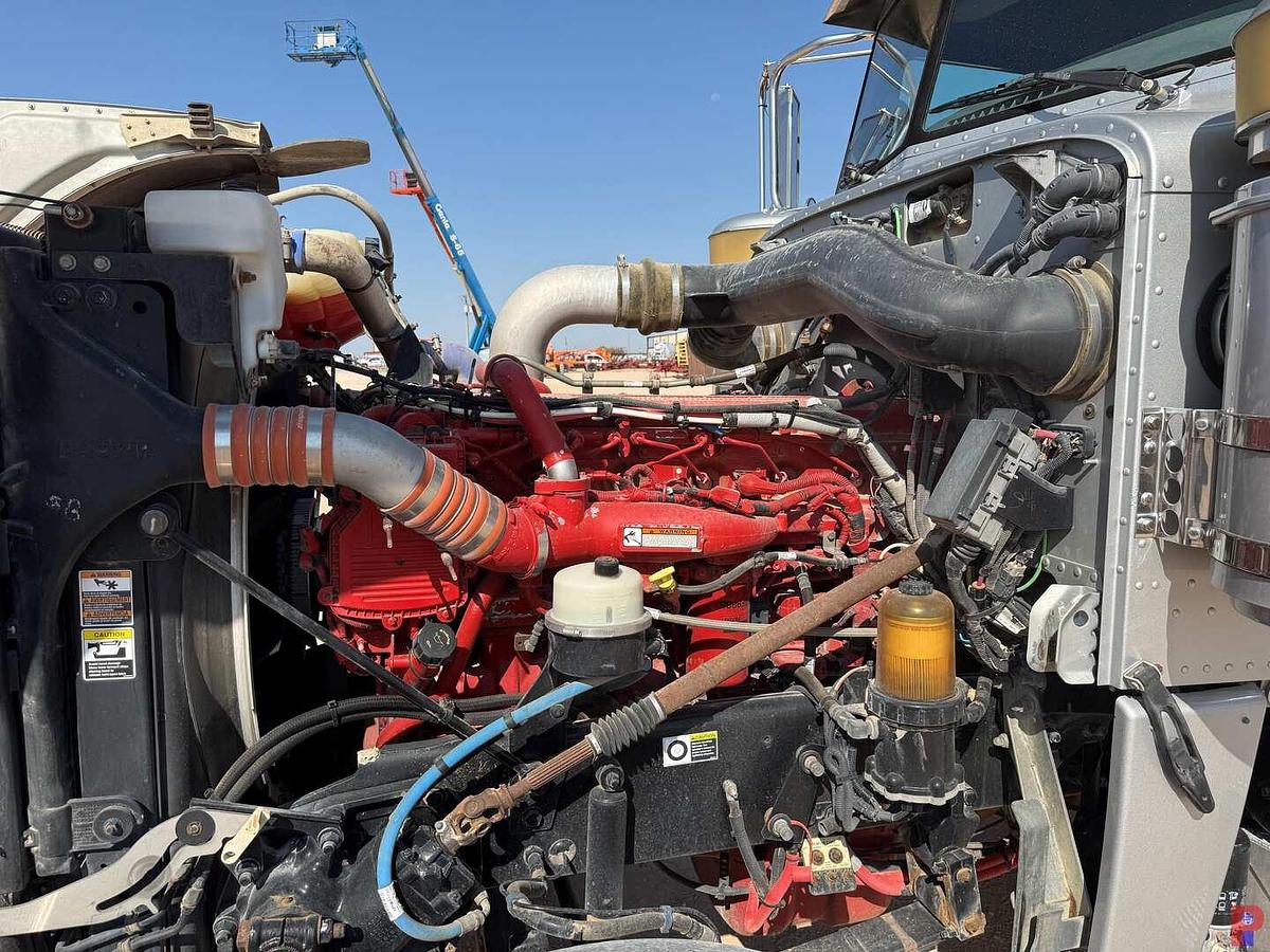 Used 2013 PETERBILT 388 T/A SLEEPER HAUL TRUCK