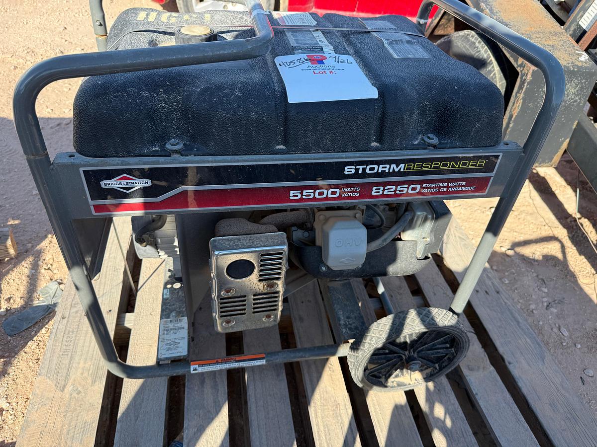 Used STORM RESPONDER MODEL 030430 / 5500 AC WATTS / 120/240-VOLTS P/B BRIGGS&STRATTON GAS ENGINE PORTABLE GENERATOR