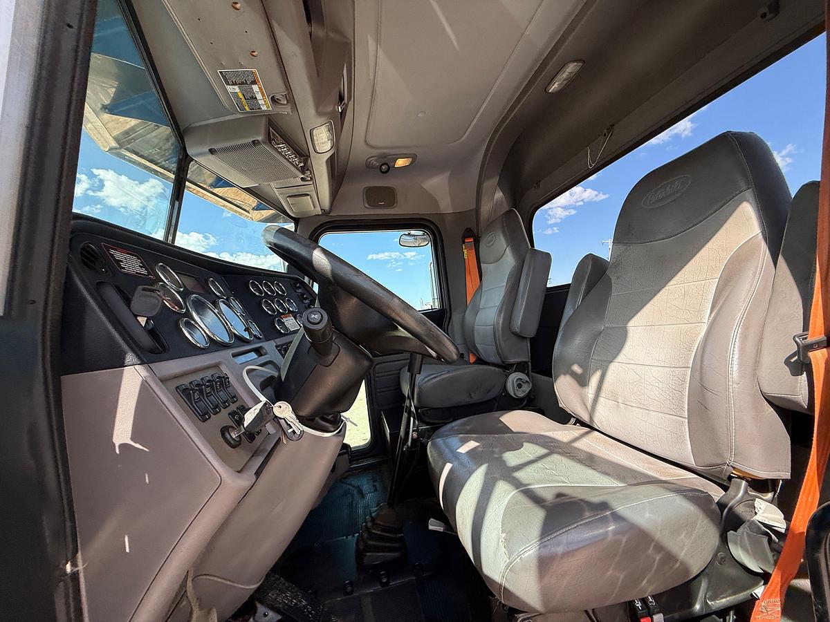 Used 2013 PETERBILT 367 T/A DAYCAB TRUCK TRACTOR