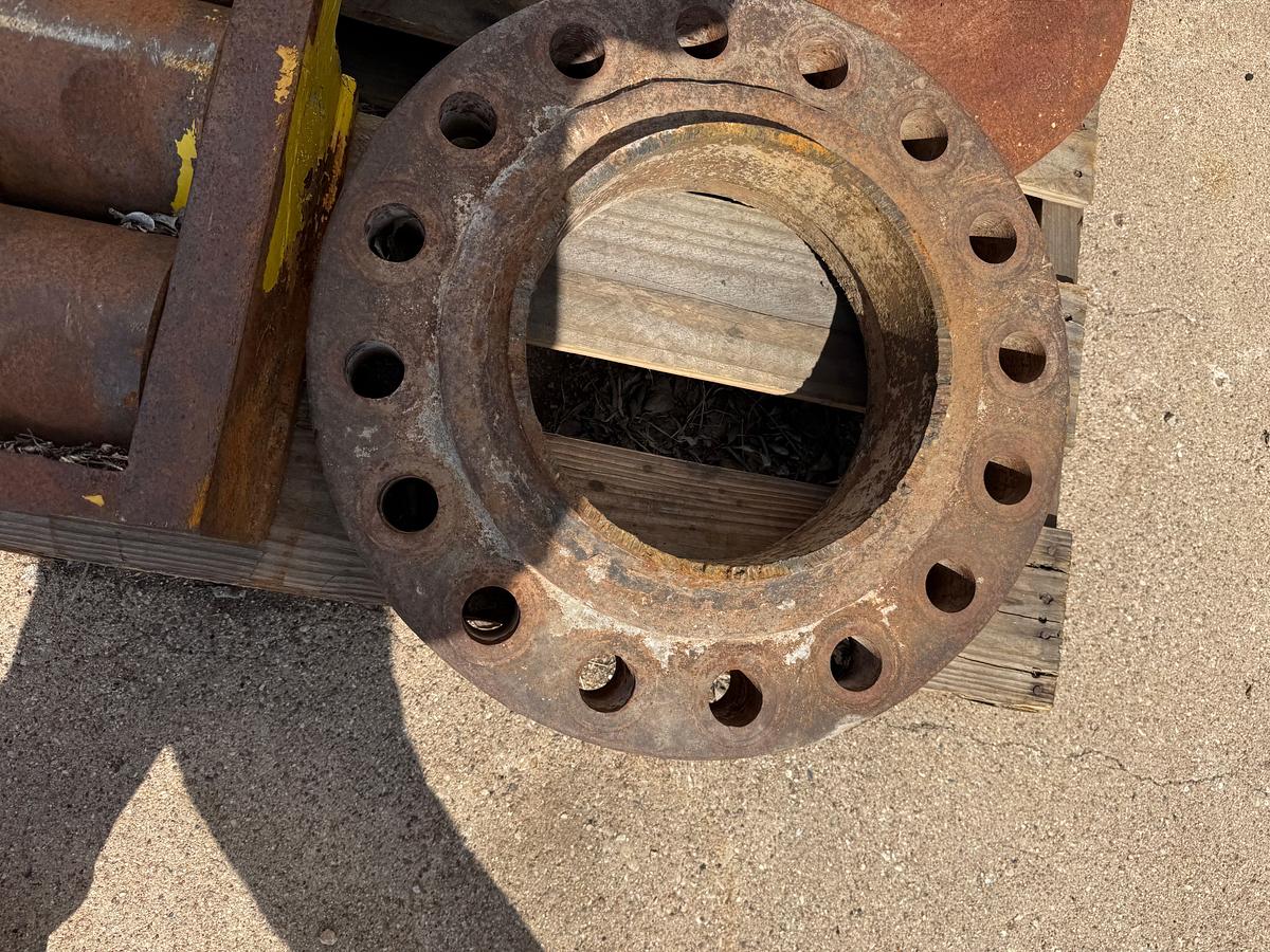 Used PALLET OF WELL HEAD FLANGES, SPORCKET, CLUTCH HUB, FAIRLEAD RILLERS