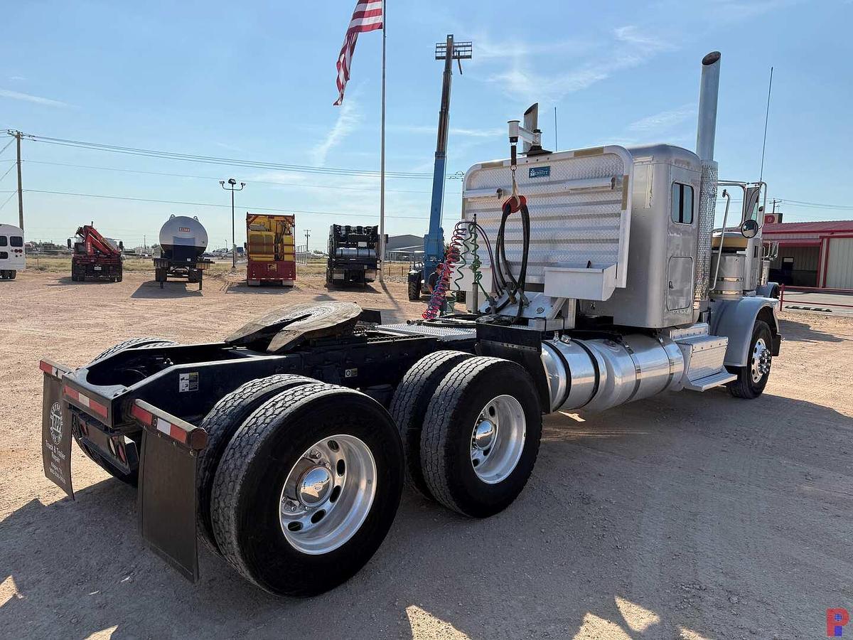 Used 2013 PETERBILT 388 T/A SLEEPER HAUL TRUCK