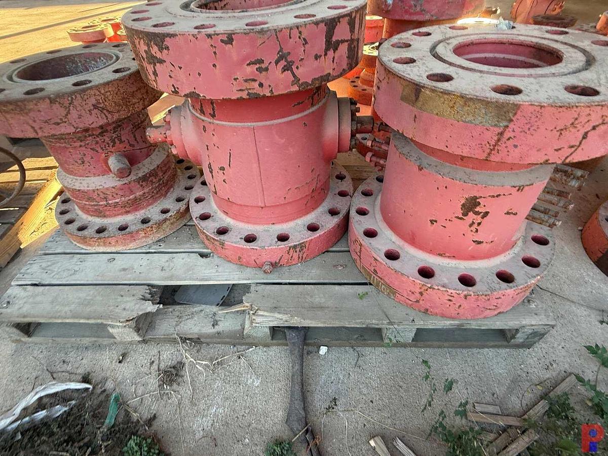 Used (2) PALLETS OF (5) 7-1/16” - 11-1/4” WELL HEAD ADAPTER SPOOLS CASING / TUBING HANGER