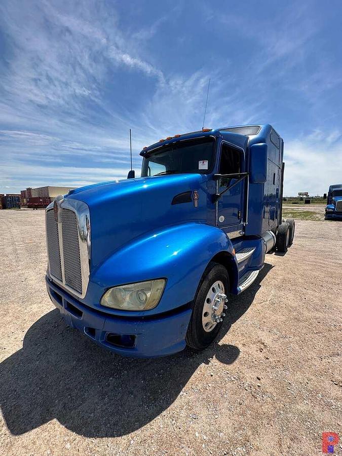 Used 2014 KENWORTH T-660 T/A SLEEPER TRUCK TRACTOR