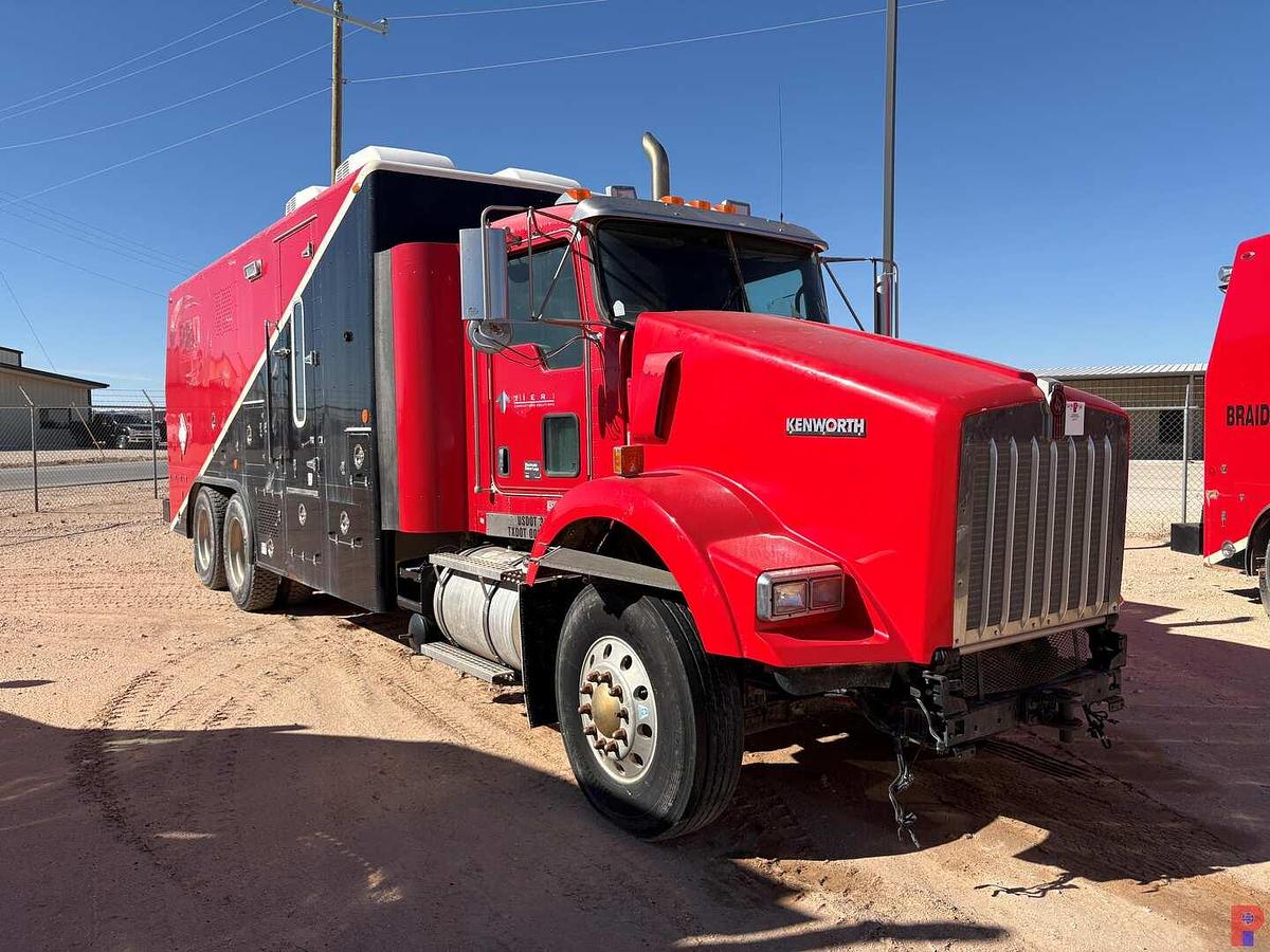 Used 2013 KENWORTH T800 T/A DAYCAB WIRELINE TRUCK (INOP)