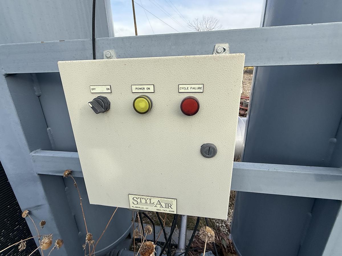 Used FS CURTIS RS-100 F 458 CFM 100 PSI SKIDDED AIR COMPRESSOR (INCOMPLETE)