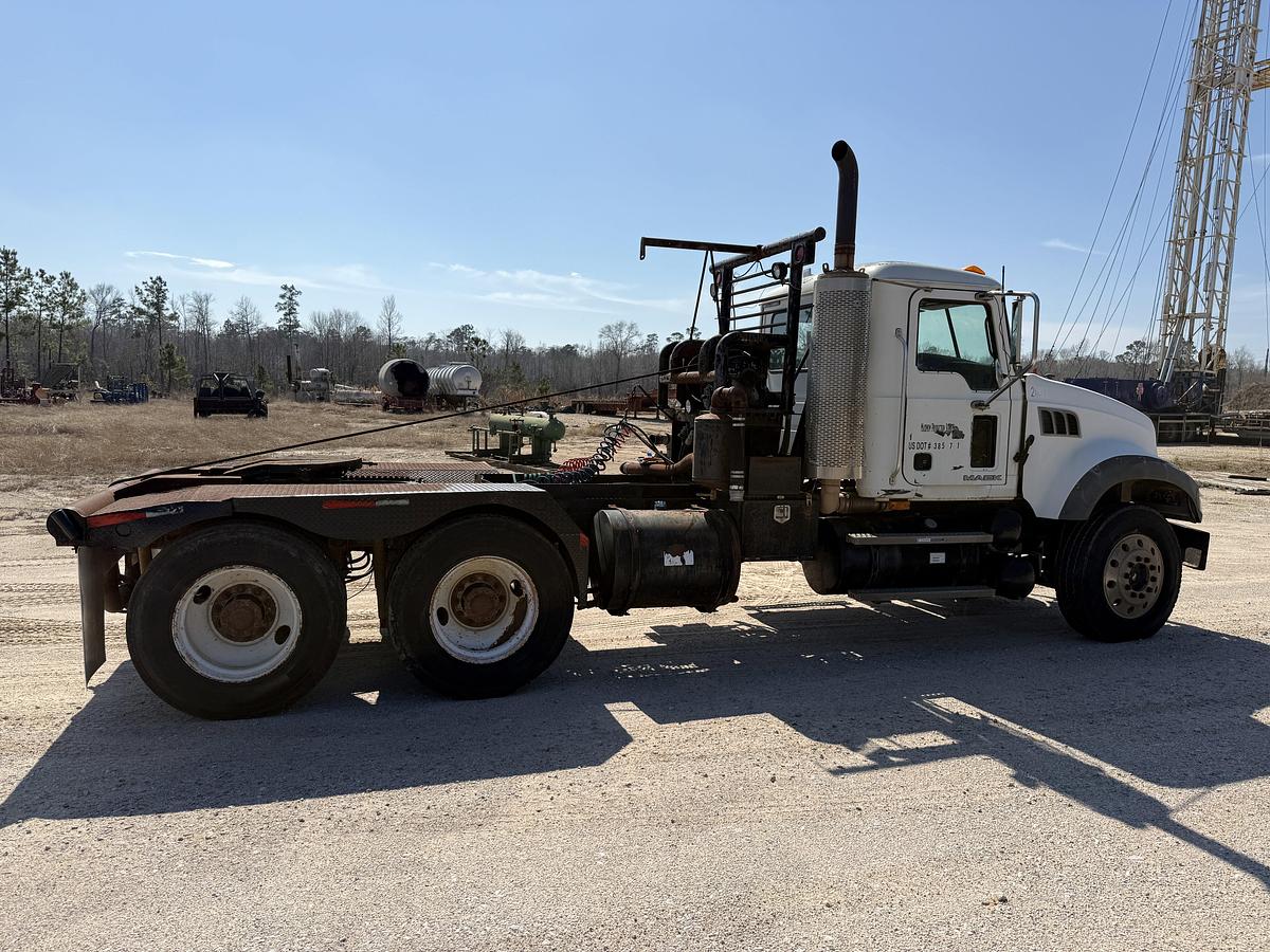 Used 2009 MACK GRANITE GU713 T/A WINCH / VACUUM TRUCK
