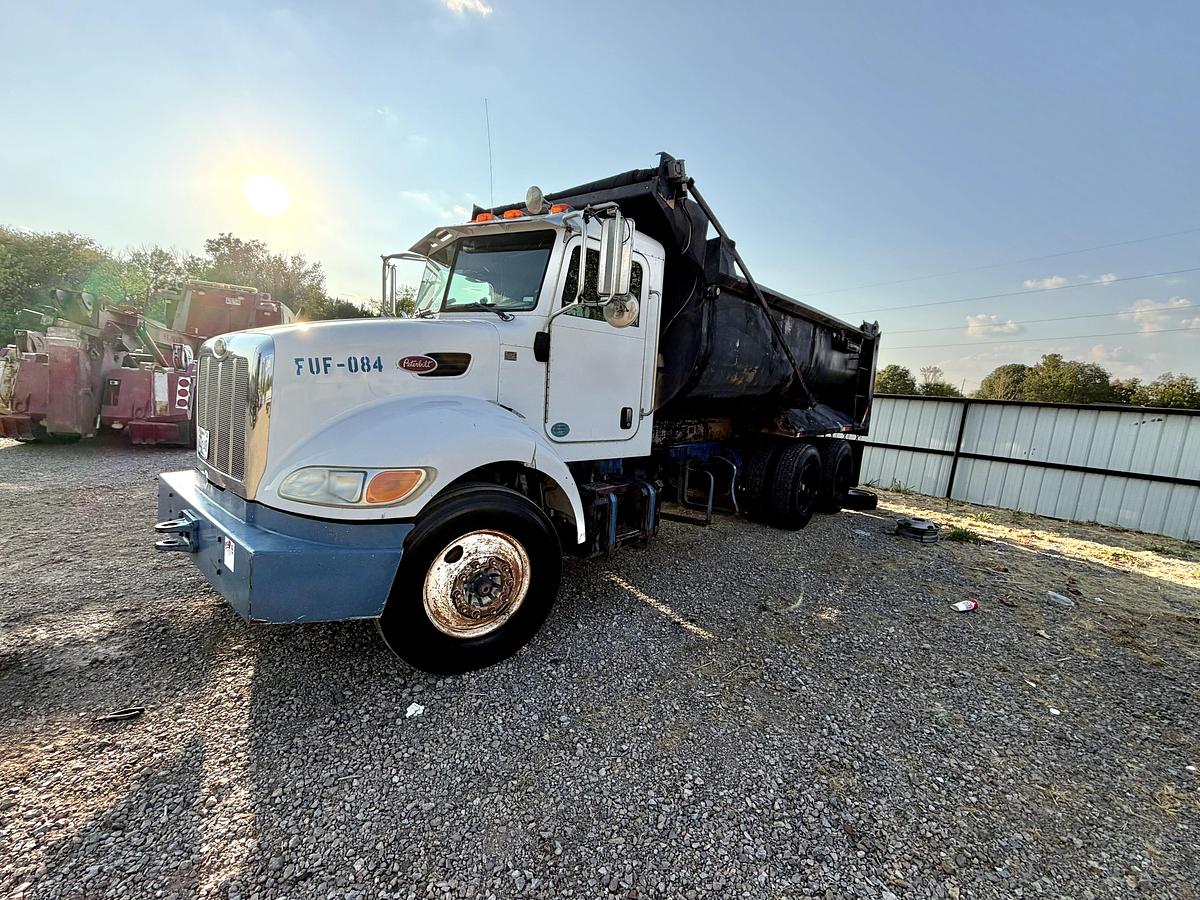 Used 2009 PETERBILT 340 T/A 15-16 CUYD DUMP TRUCK