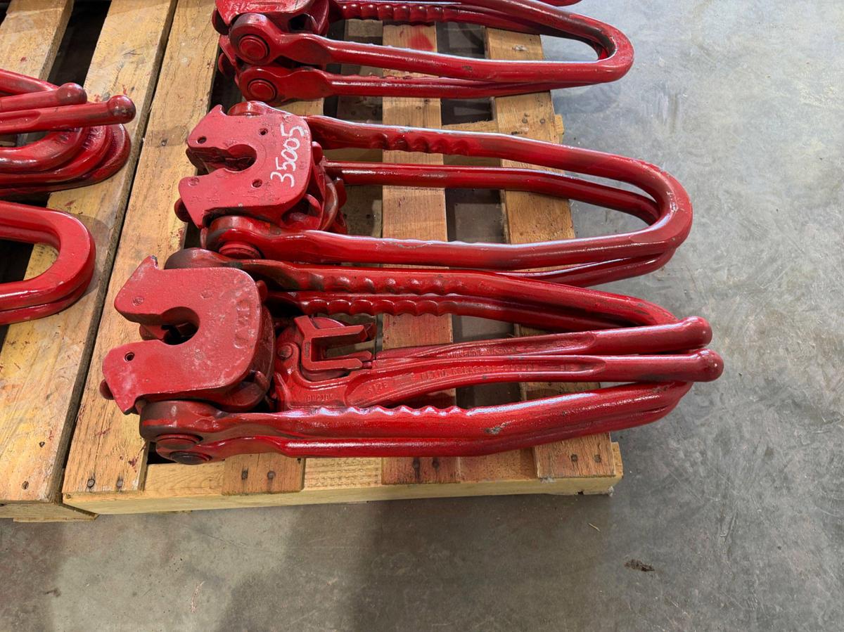 Used (4) 25 Ton 5/8 to 3/4 Rod Elevators w/ (2) Rod Wrenches