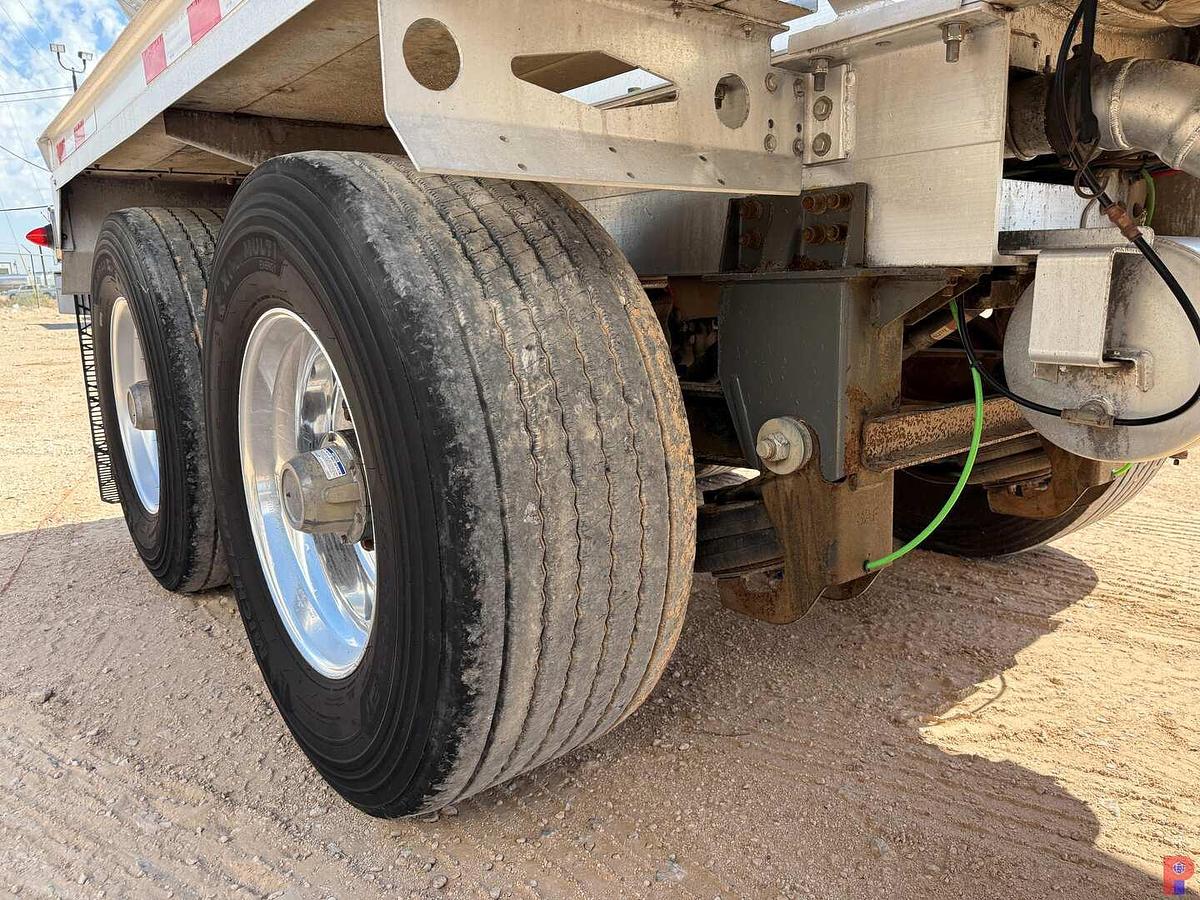 Used 2014 POLAR TANK 9,400 GAL. FUEL TANK TRAILER