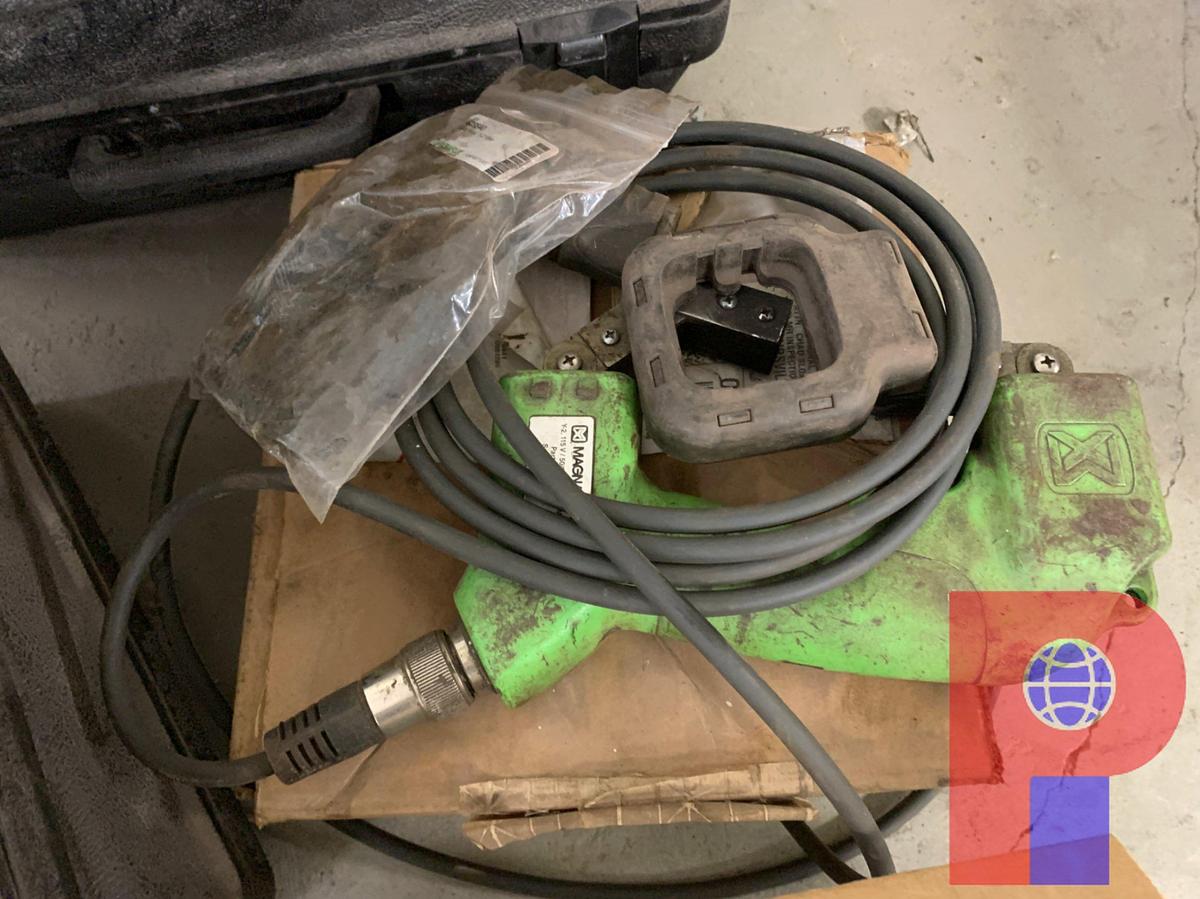 Used (4X$) MAGNAFLUX Y-2 AC YOKE W/ MAGNAVIS MAGNETIC PARTICLE SUSPENSION OIL