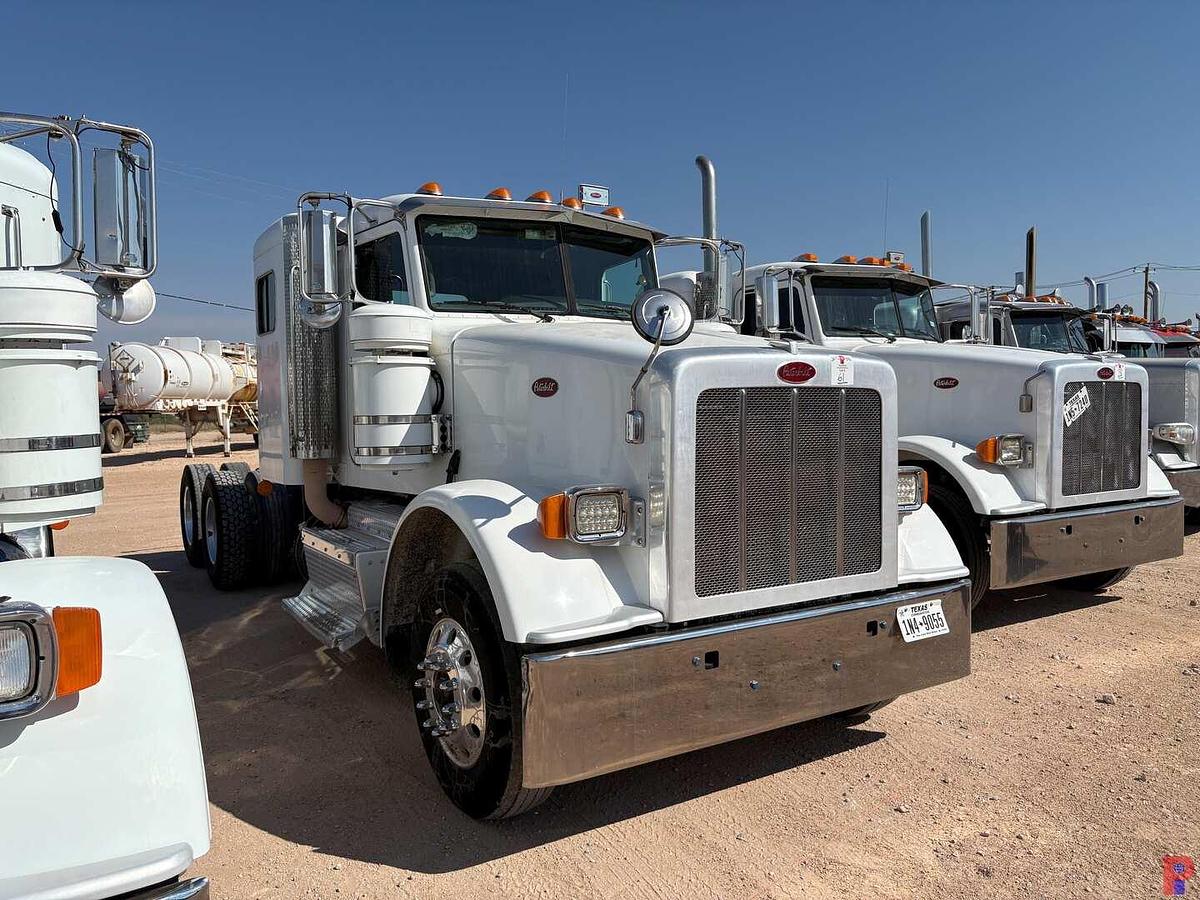 Used 2012 PETERBILT 367 T/A 36” SLEEPER VACUUM TRUCK