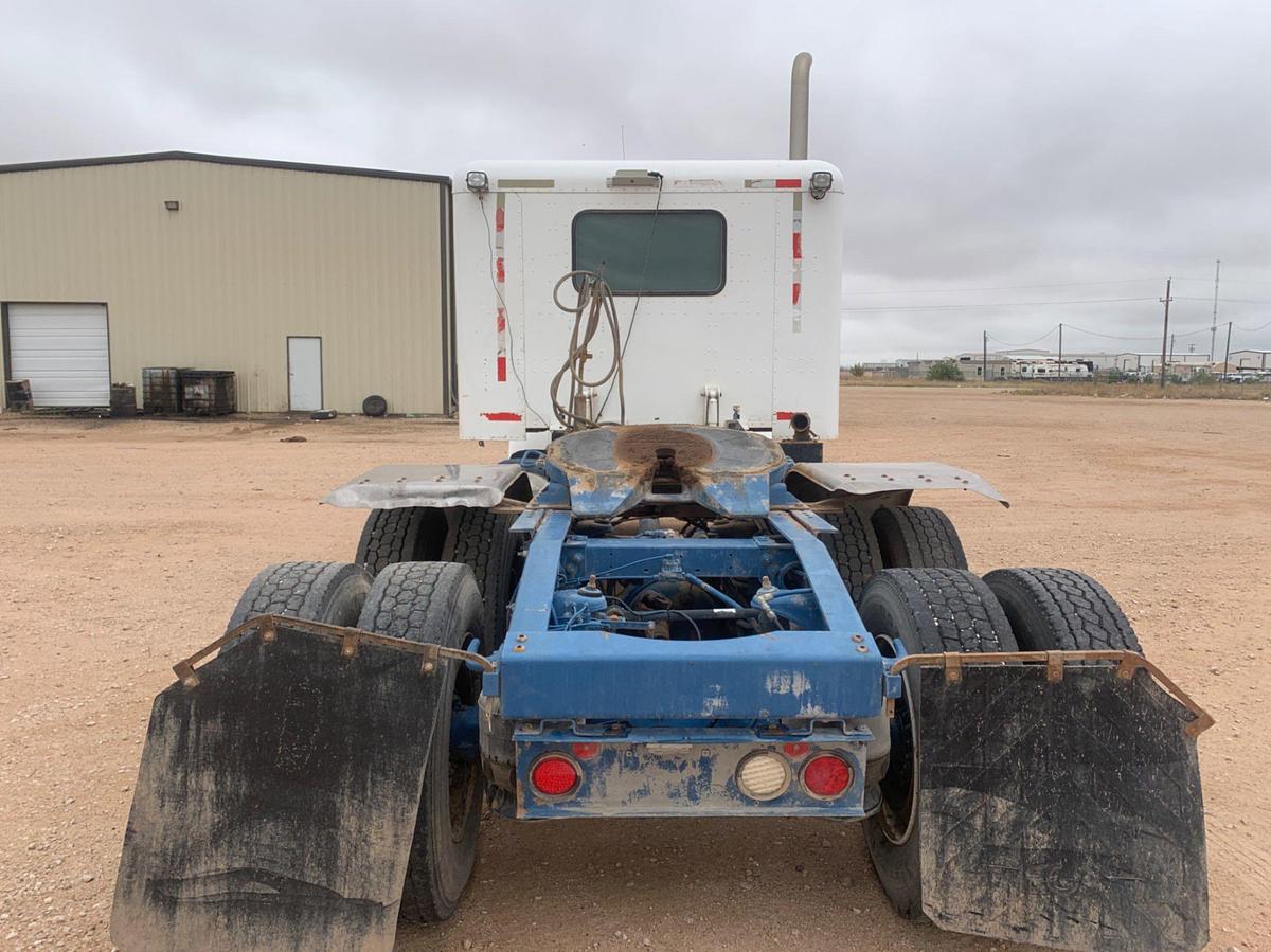 Used 2013 PETERBILT 367 Sleeper Truck