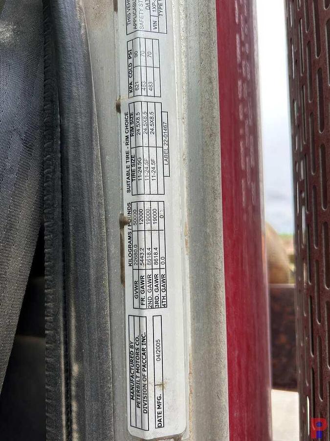 Used 2006 PETERBILT 379 TRI AXLE 45K LBS. WINCH TRUCK