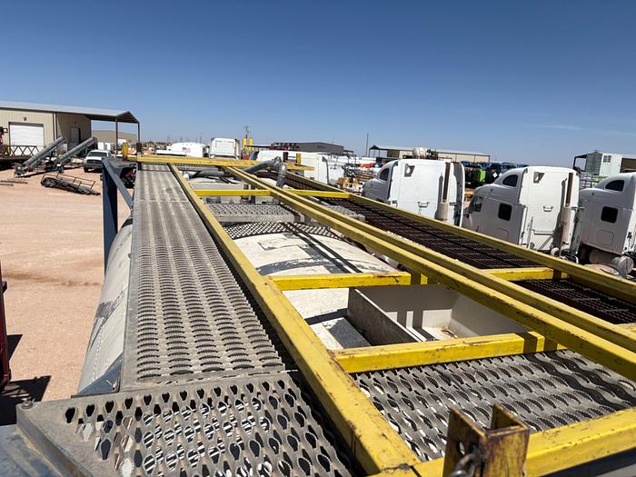 Used 2005 REINKE TRAILERS T/A CHEMICAL TRANSPORT TRAILER