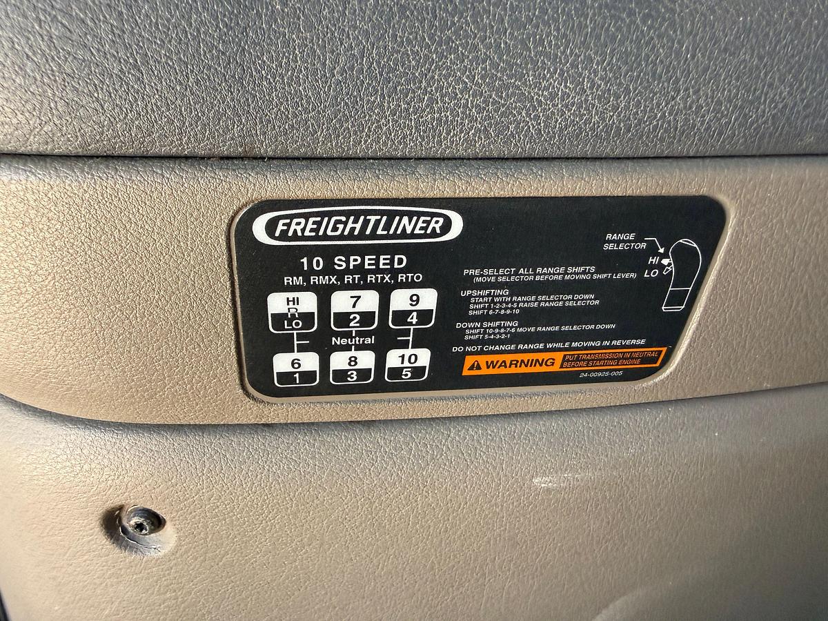 Used 2014 FREIGHTLINER CASCADIA T/A 64” SLEEPER TRUCK