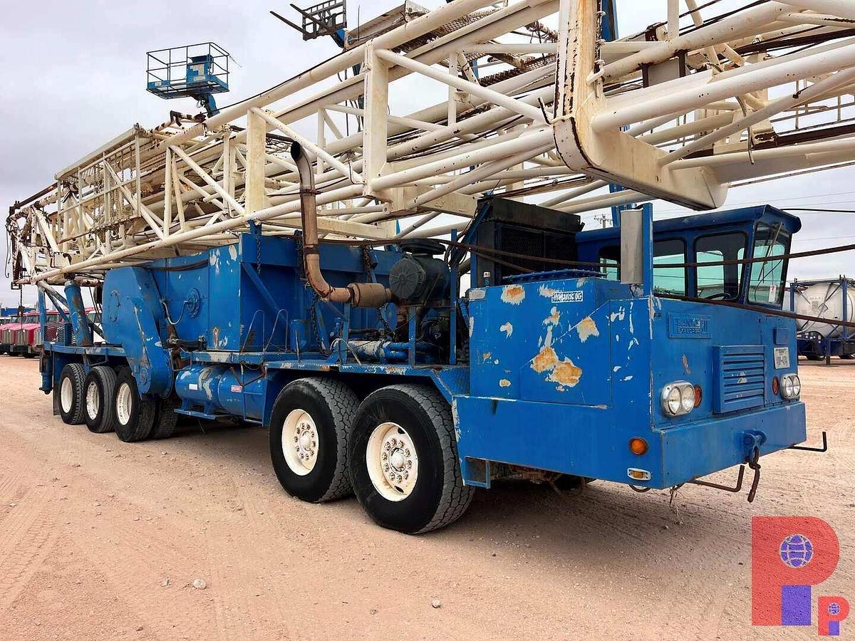 Used FRANKS 1287/160 BACK IN WELL SERVICE RIG MTD ON 5-AXLE CARRIER