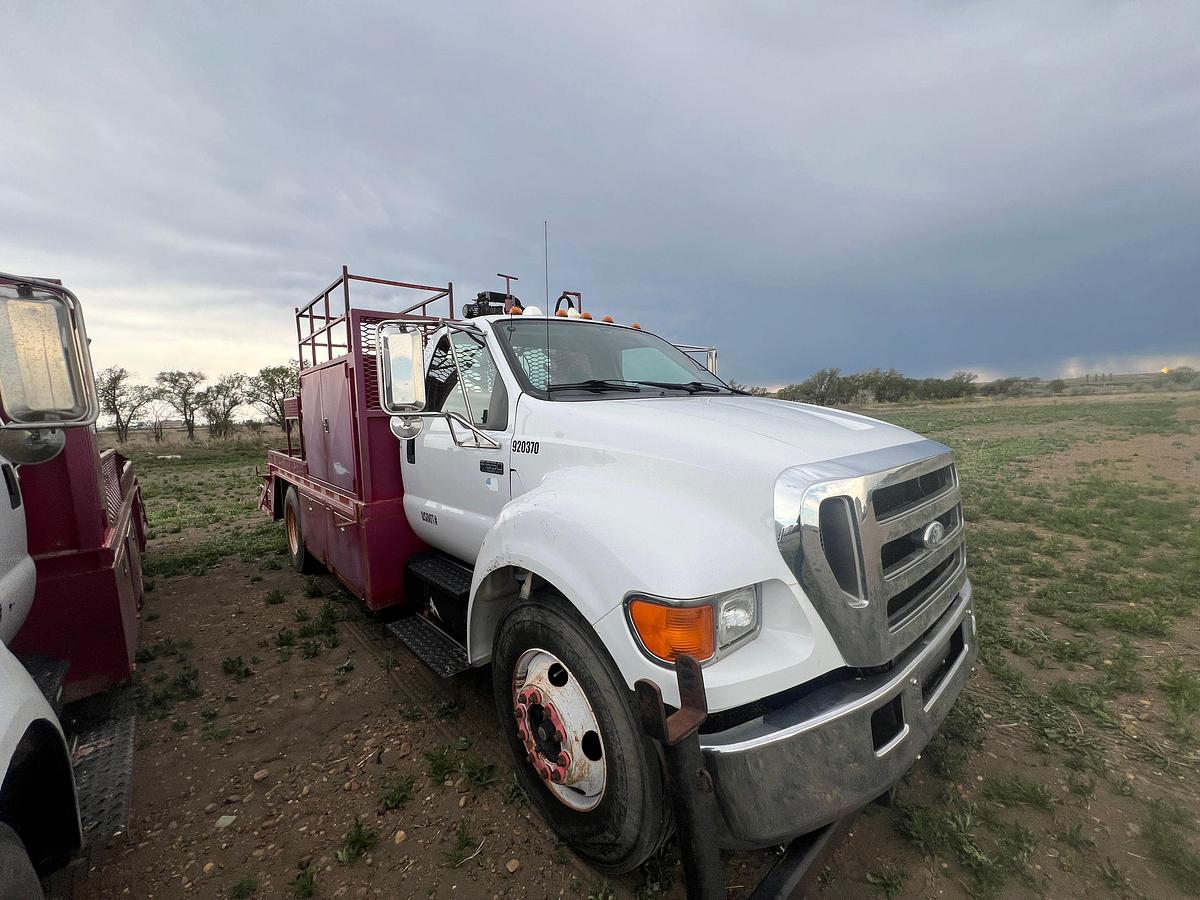 Used 2007 FORD F-650 SUPER DUTY TRUCK WITH TOOL BED