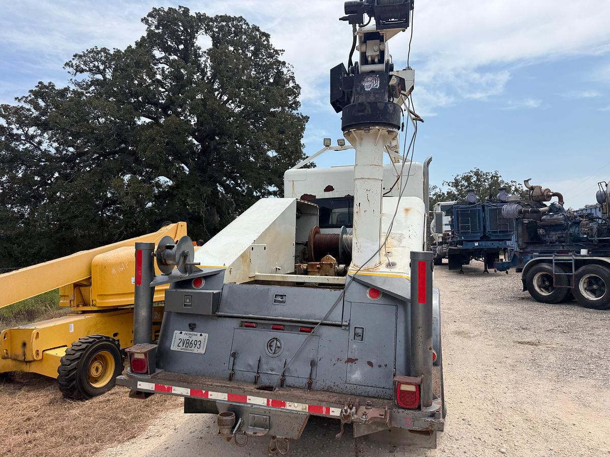 Used 2000 INTERNATIONAL 4800 4X4 S/A SPILT DRUM WIRELINE TRUCK