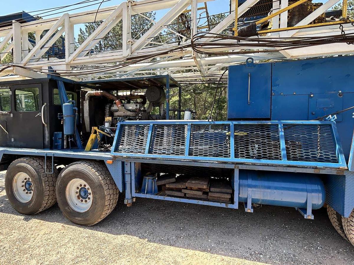 Used COOPER 250 DD (REPOWERED) 96'-180K 4-AXLE WELL SERIVCE WORKOVER RIG