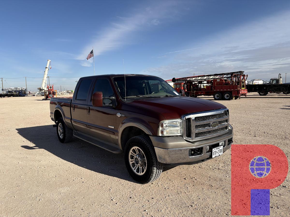 Used 2005 FORD F-250 SUPER DUTY CREW CAB PICUP TRUCK, 4X4