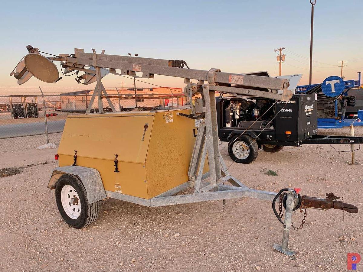 Used WARREN POWER SYSTEMS WPW84MH 8KW S/A BUMPER PULL LIGHT TOWER