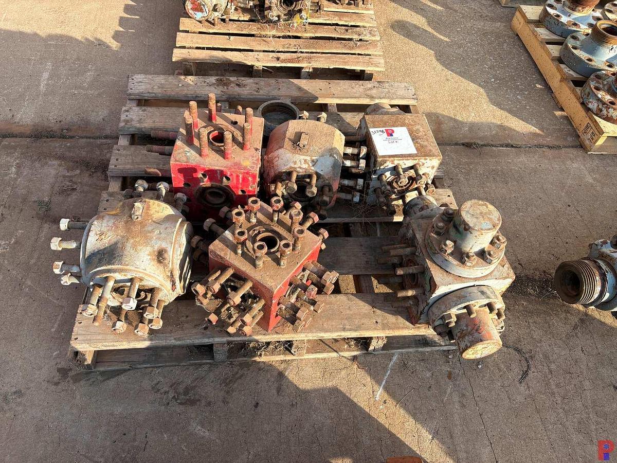 Used (6X$) 2-1/16” 15K & 10K FLUID CROSSES