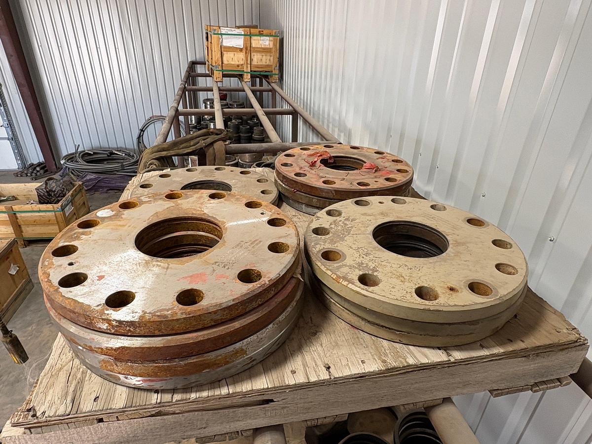 Used (3 pallets) w/ (25) 1-13/16” 10k x 2”LP landing flanges, assorted 8-5/8” & 7” secondary seals, & 7-1/16” 10M flange plates