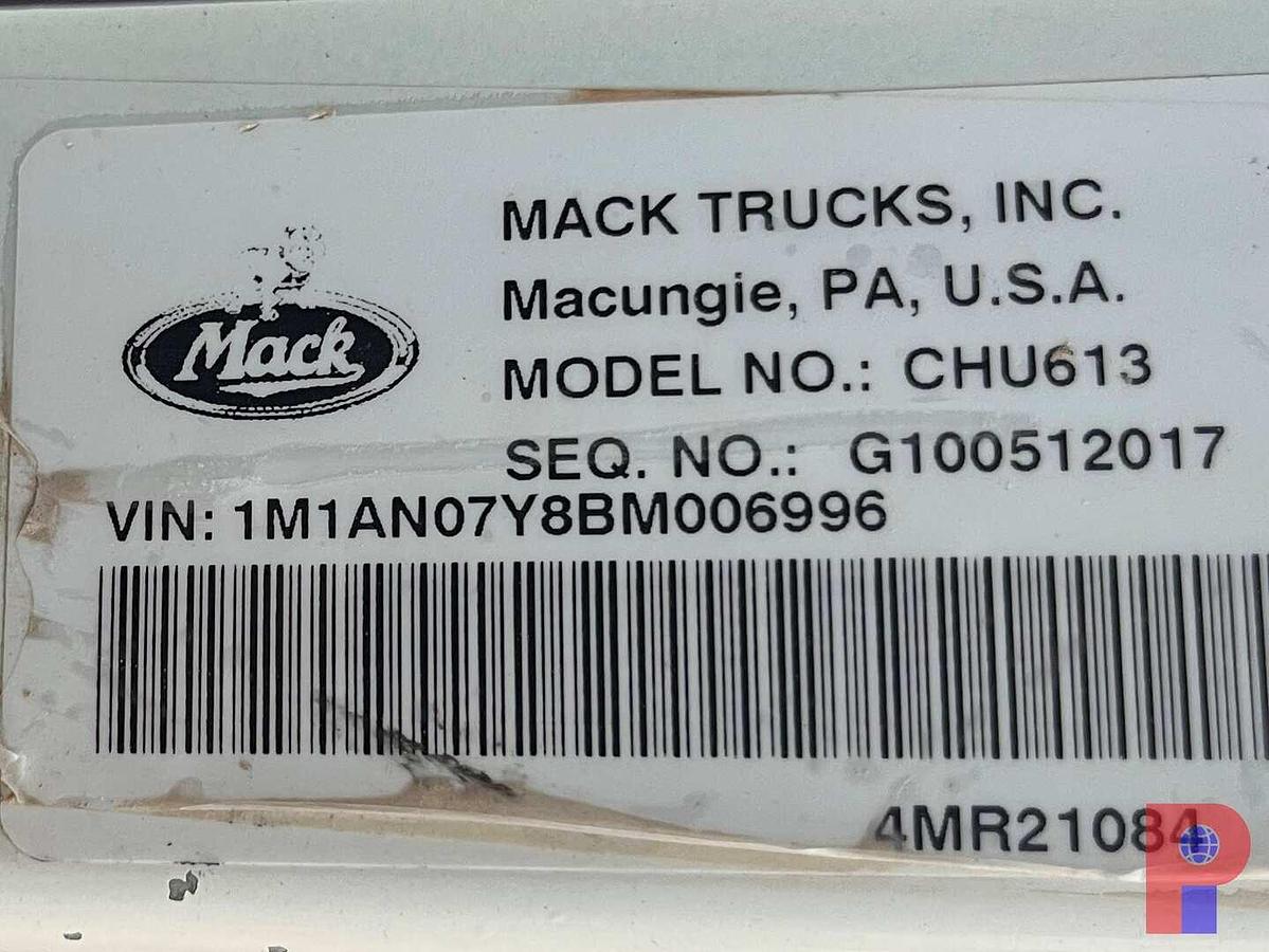 Used 2011 MACK PINNACLE T/A 60K HYD WINCH TRUCK