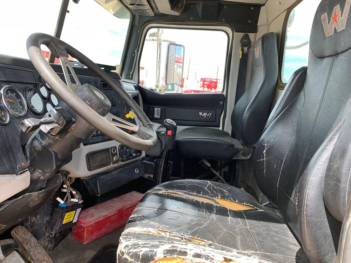Used 2019 WESTERN STAR 4900 SB T/A DAYCAB HAUL TRUCK